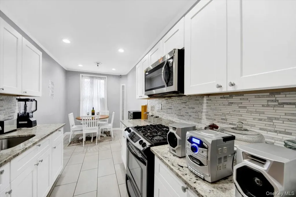 2925 Matthews Avenue Bronx NY 10467