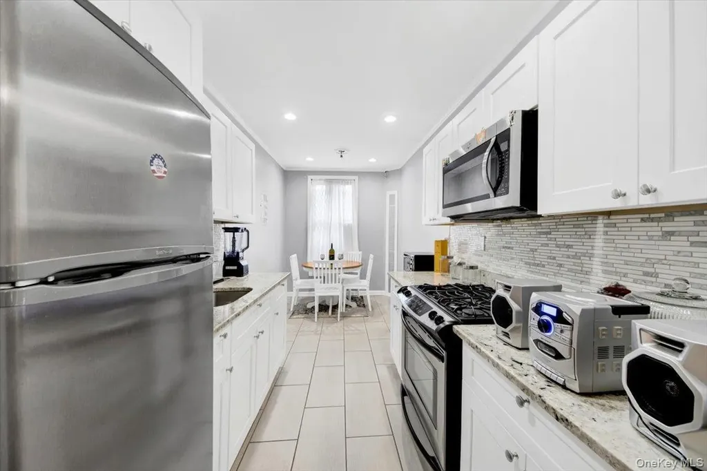 2925 Matthews Avenue Bronx NY 10467