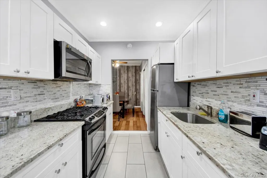 2925 Matthews Avenue Bronx NY 10467