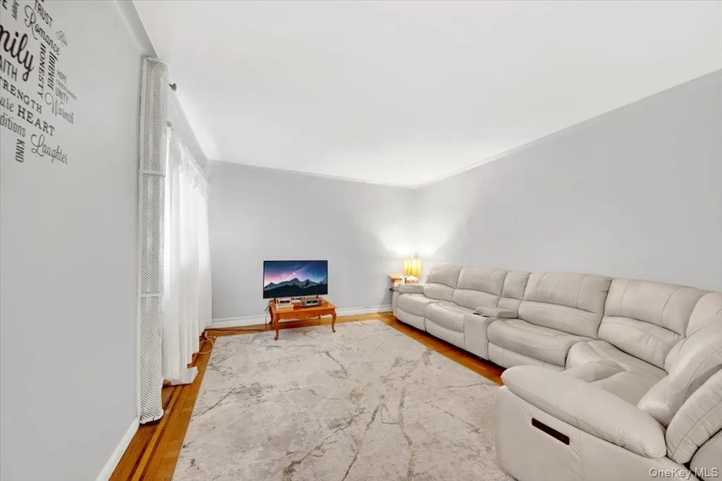 2925 Matthews Avenue Bronx NY 10467