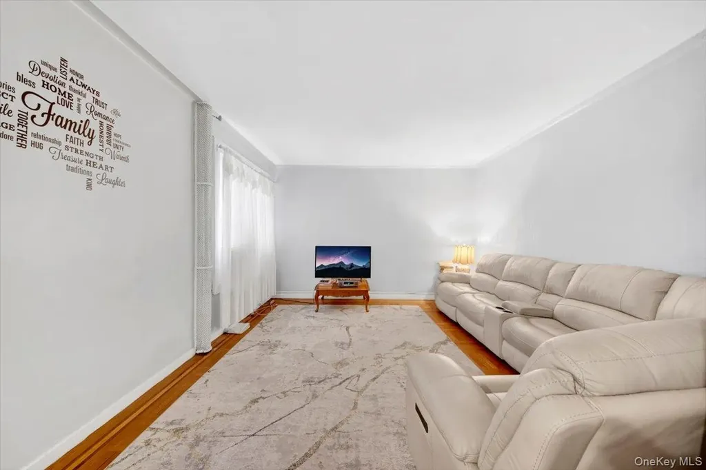 2925 Matthews Avenue Bronx NY 10467