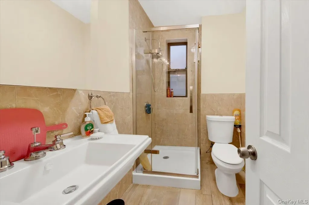 2925 Matthews Avenue Bronx NY 10467
