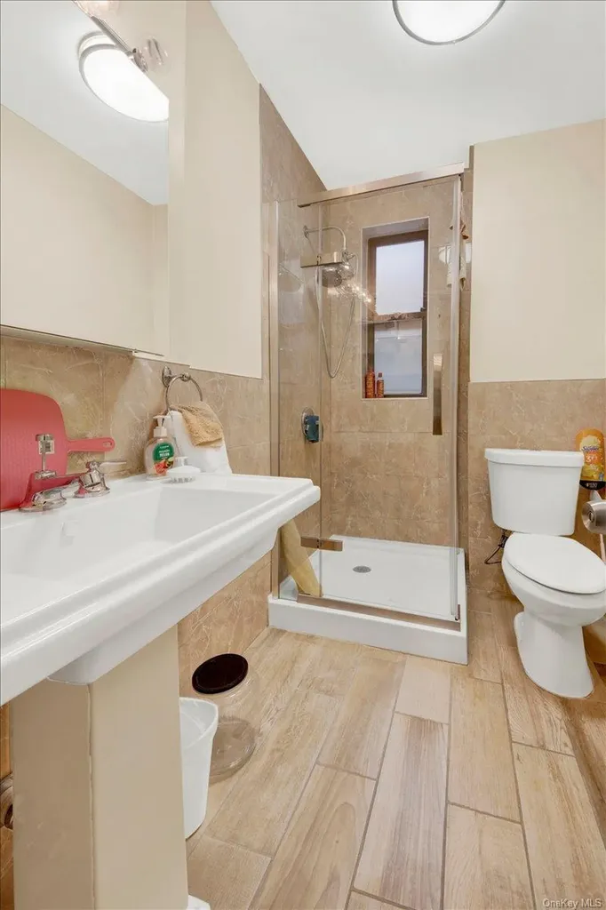 2925 Matthews Avenue Bronx NY 10467
