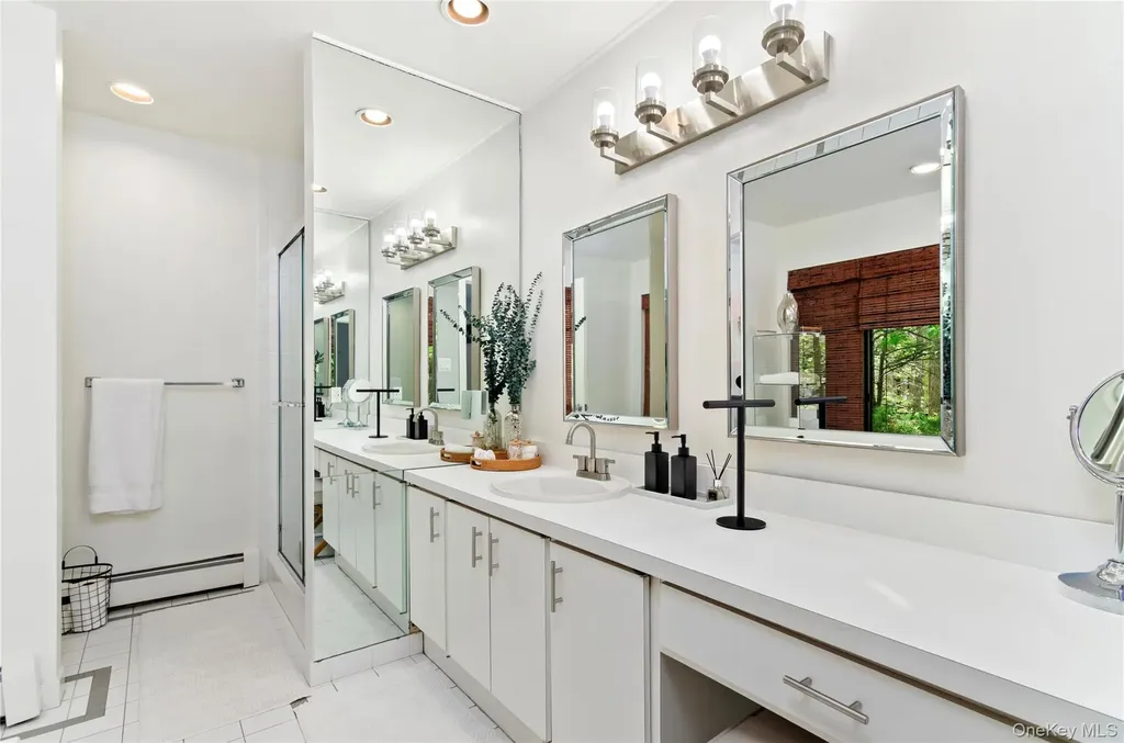 24 N Quarter Road Westhampton NY 11977