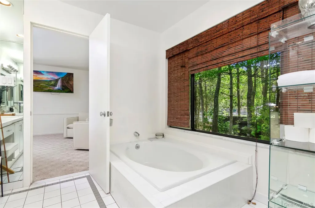 24 N Quarter Road Westhampton NY 11977
