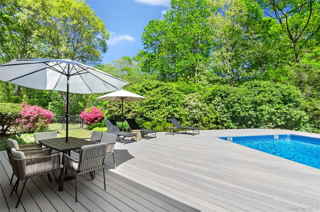 24 N Quarter Road Westhampton NY 11977