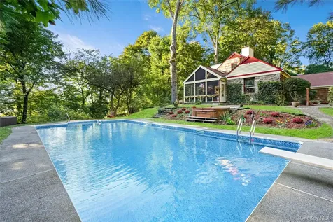 55 Greenmeadow Road Pleasantville NY 10570