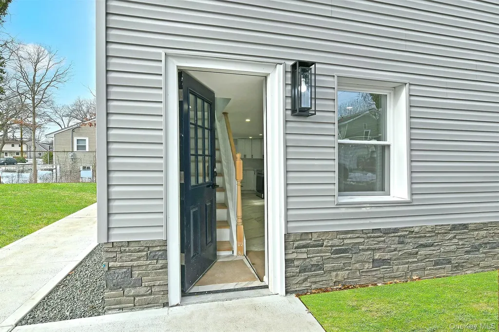 45 Crown Avenue Huntington NY 11743