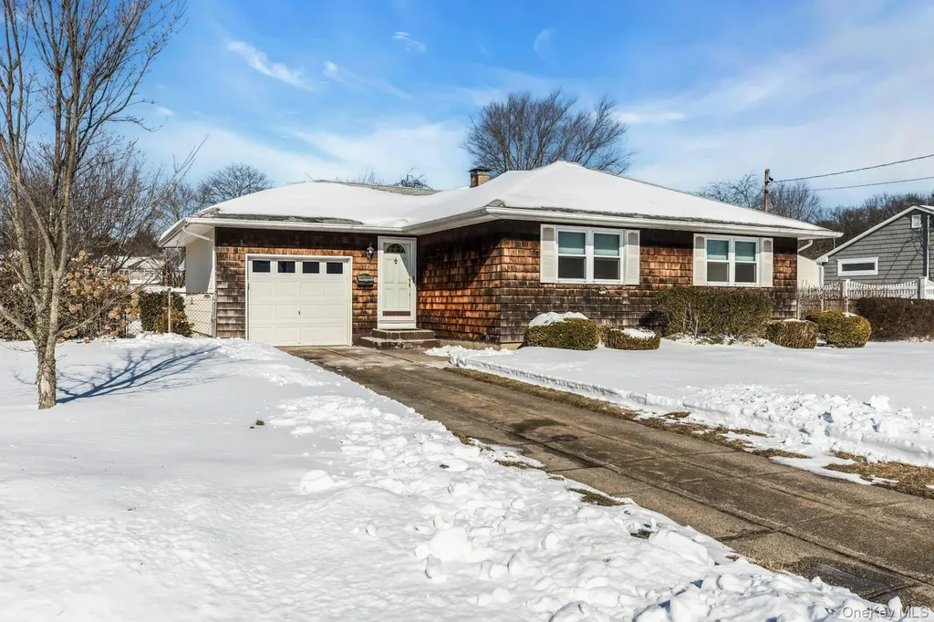 238 Loop Drive Sayville NY 11782