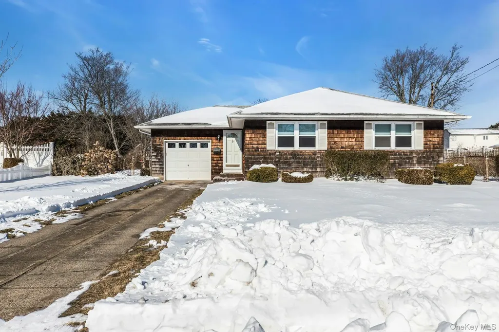 238 Loop Drive Sayville NY 11782