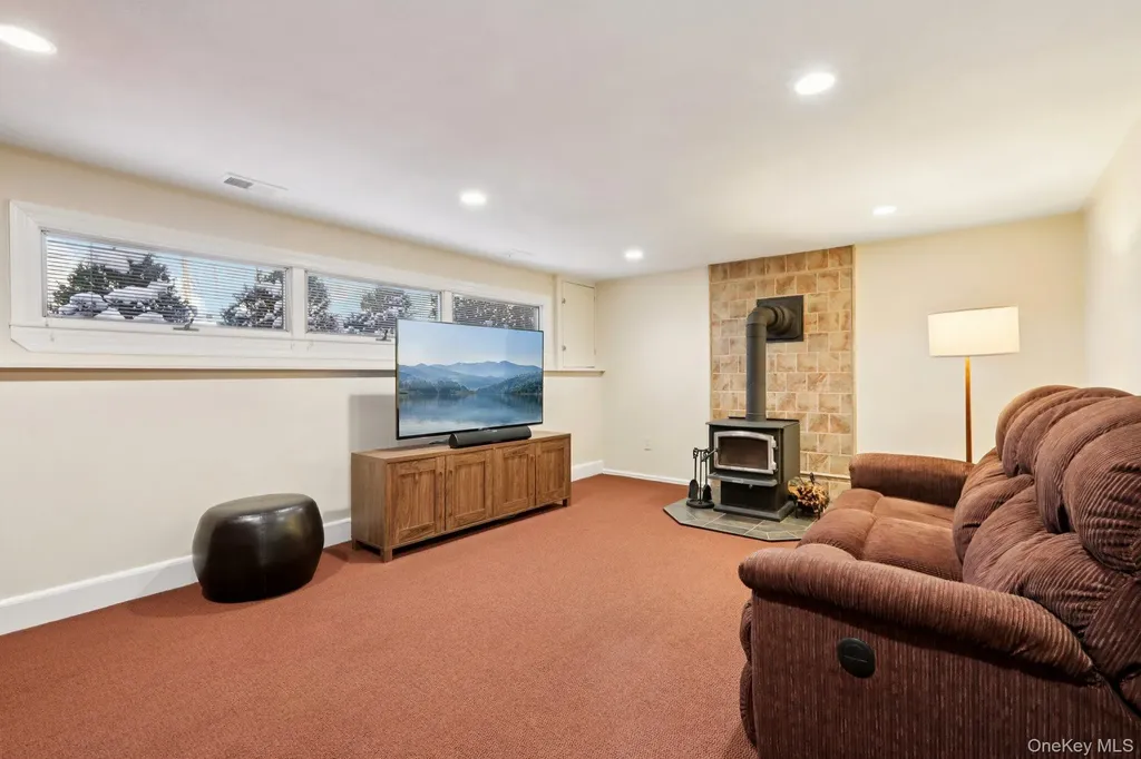 32 Allan Lane Mount Kisco NY 10549