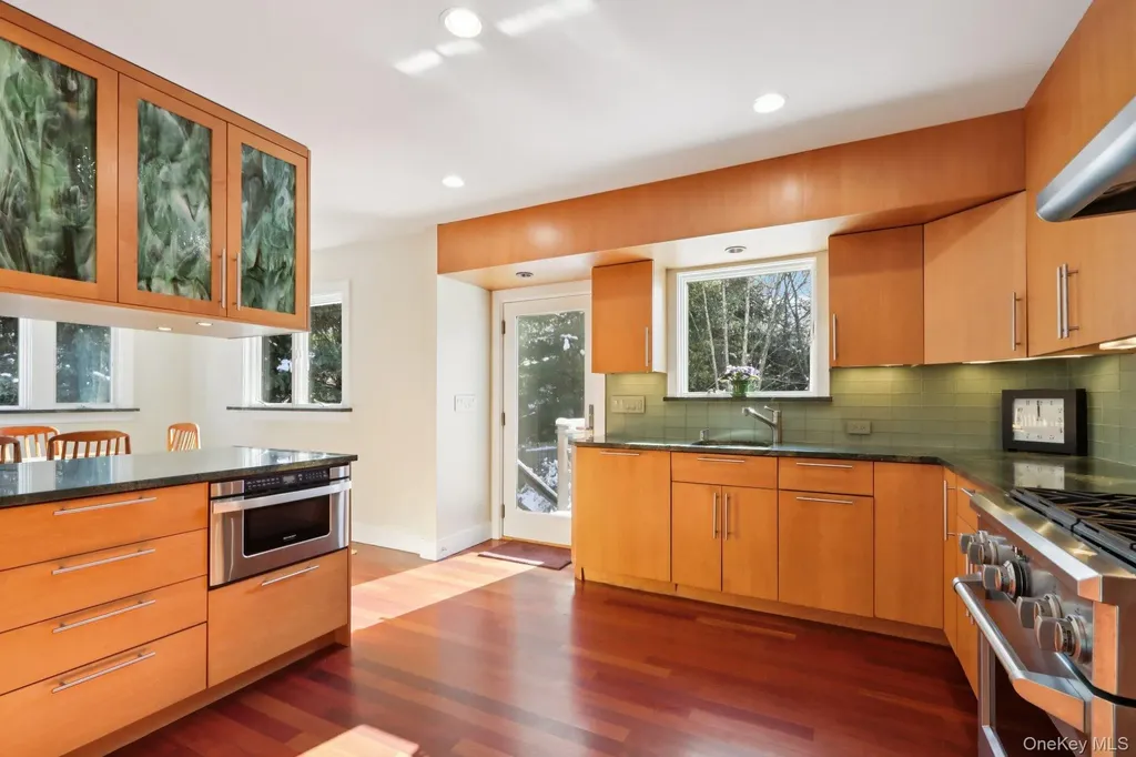 32 Allan Lane Mount Kisco NY 10549