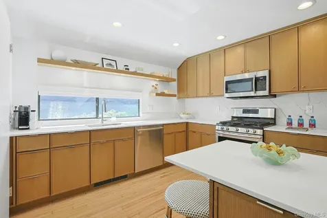 72 Quail Close Irvington NY 10533