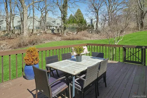 72 Quail Close Irvington NY 10533