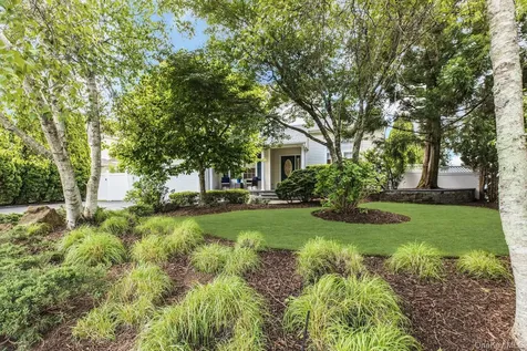 10 Shady View Crossing Manorville NY 11949