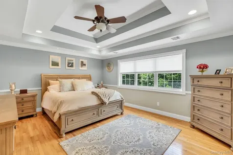 10 Shady View Crossing Manorville NY 11949