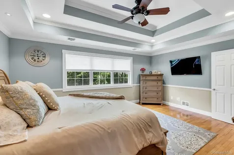 10 Shady View Crossing Manorville NY 11949