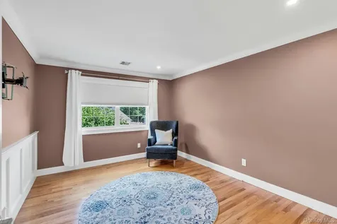 10 Shady View Crossing Manorville NY 11949