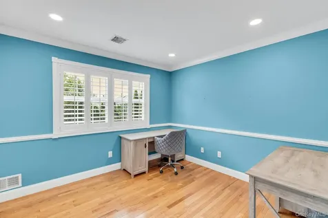 10 Shady View Crossing Manorville NY 11949