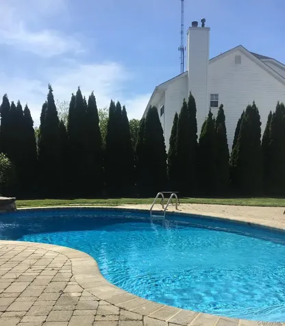 10 Shady View Crossing Manorville NY 11949