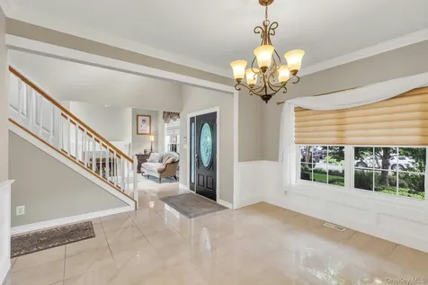 10 Shady View Crossing Manorville NY 11949