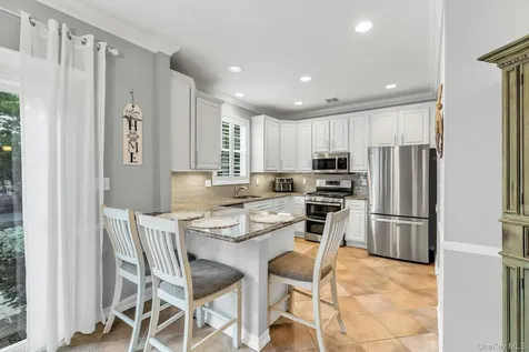 10 Shady View Crossing Manorville NY 11949