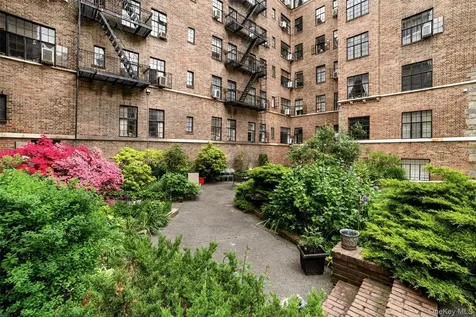 292 Main Street White Plains NY 10601