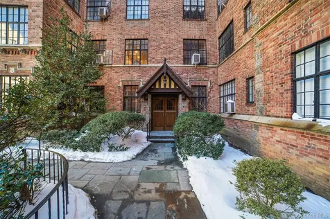 292 Main Street White Plains NY 10601
