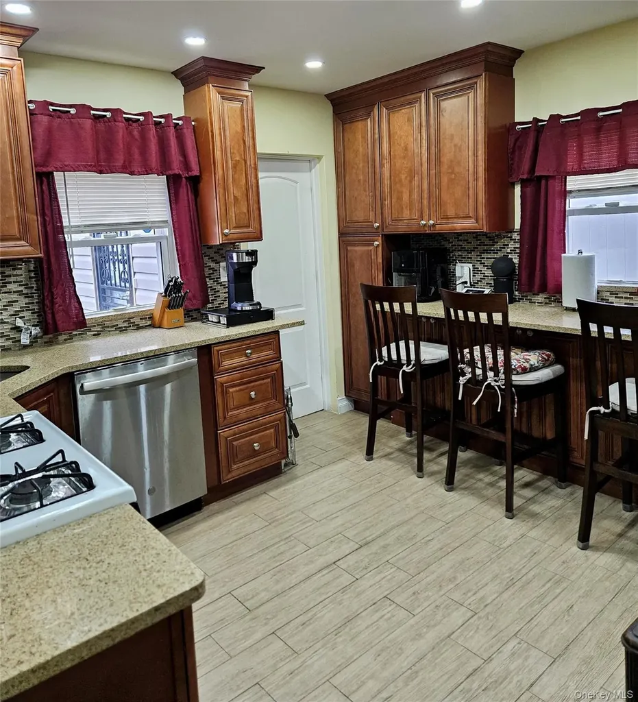 4734 206th Street Bayside NY 11361