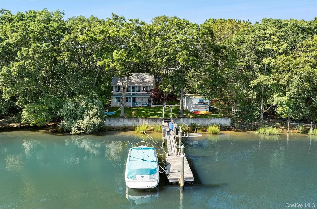 210 Redwood Road Sag Harbor NY 11963