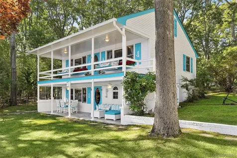 210 Redwood Road Sag Harbor NY 11963