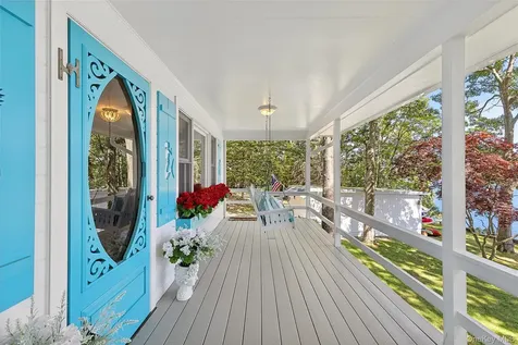 210 Redwood Road Sag Harbor NY 11963