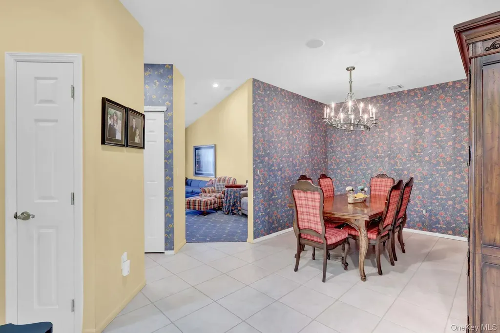 202 Carriage Lane Plainview NY 11803