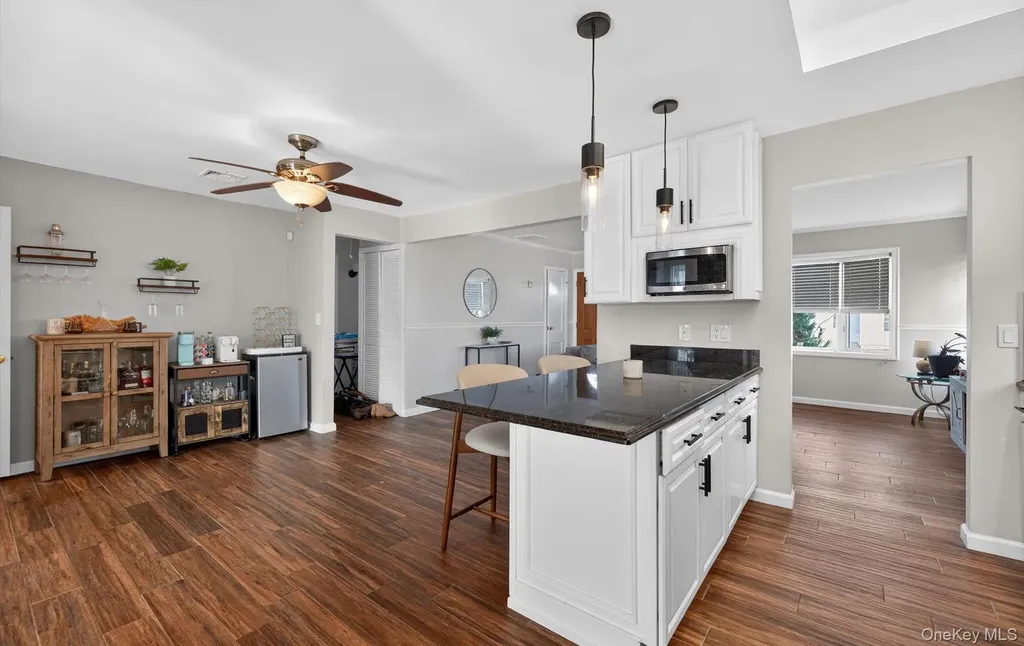 20 Albert Road Amity Harbor NY 11701