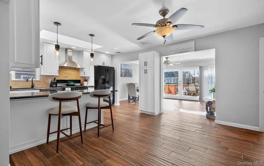 20 Albert Road Amity Harbor NY 11701