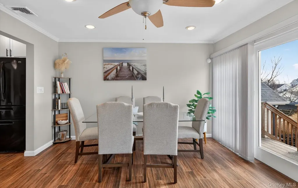 20 Albert Road Amity Harbor NY 11701