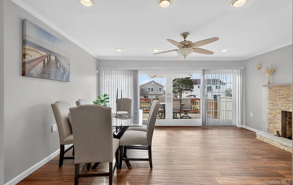 20 Albert Road Amity Harbor NY 11701