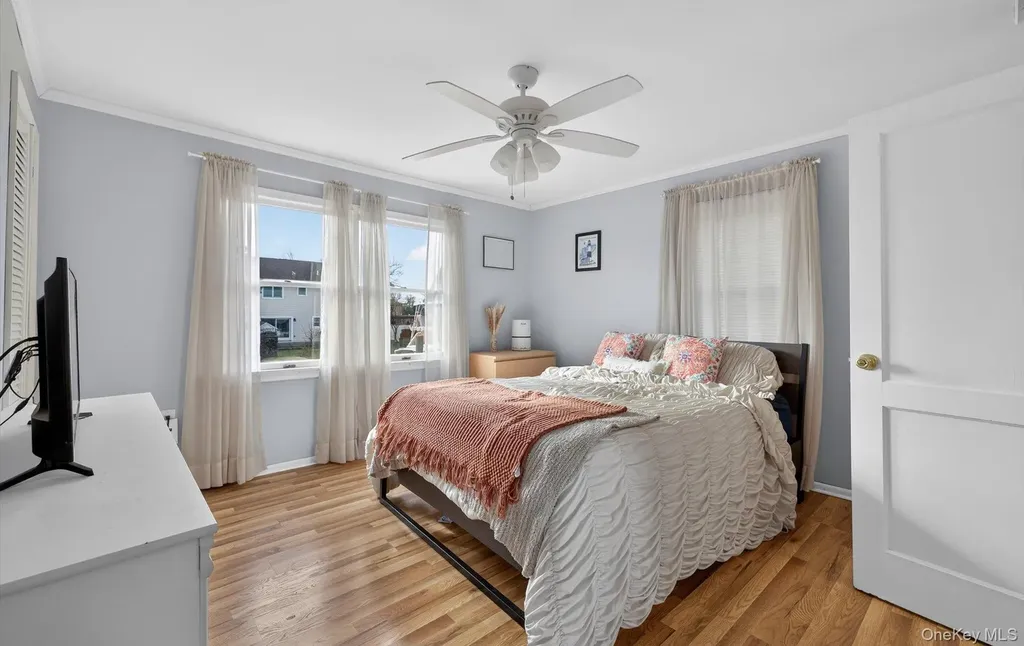 20 Albert Road Amity Harbor NY 11701