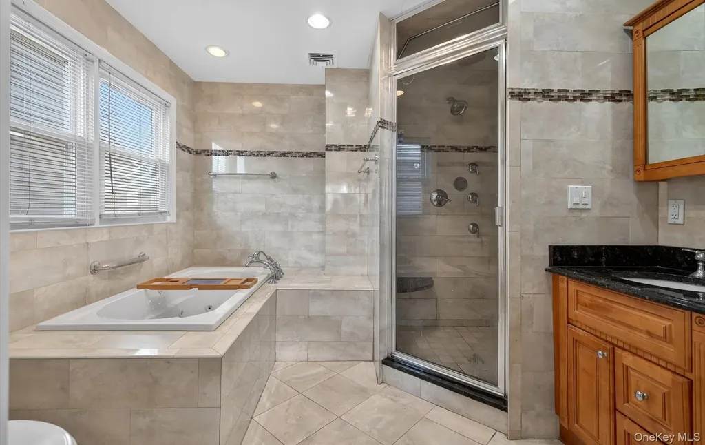 20 Albert Road Amity Harbor NY 11701