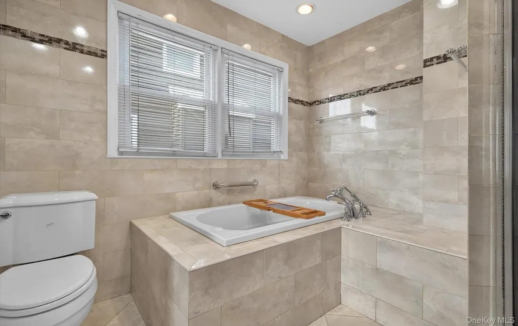 20 Albert Road Amity Harbor NY 11701