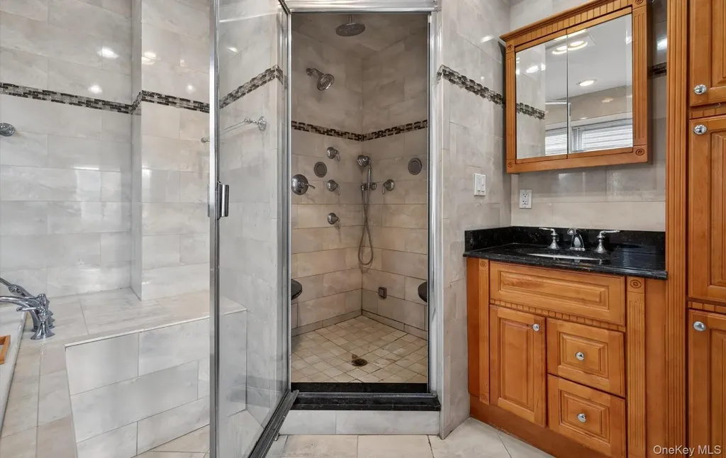 20 Albert Road Amity Harbor NY 11701