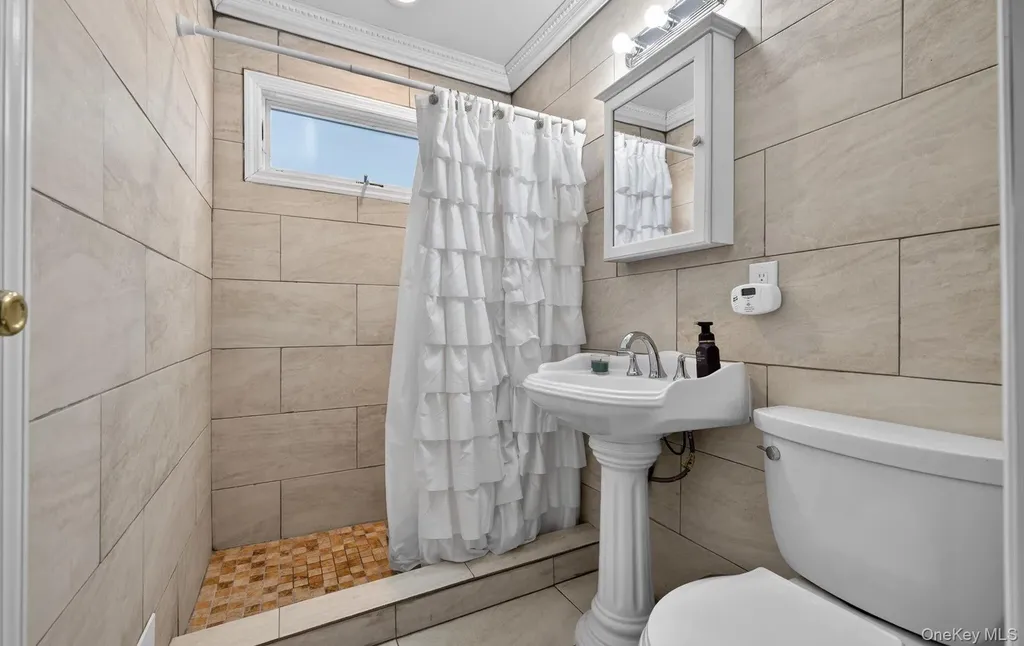 20 Albert Road Amity Harbor NY 11701