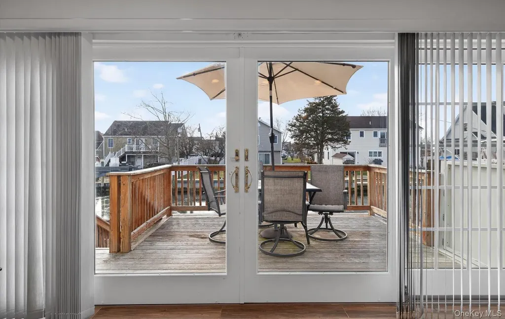 20 Albert Road Amity Harbor NY 11701