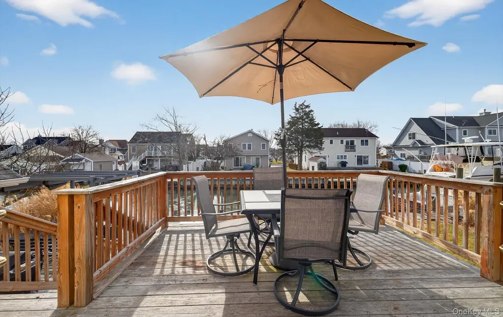 20 Albert Road Amity Harbor NY 11701