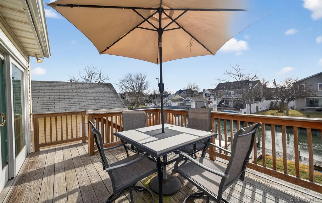 20 Albert Road Amity Harbor NY 11701