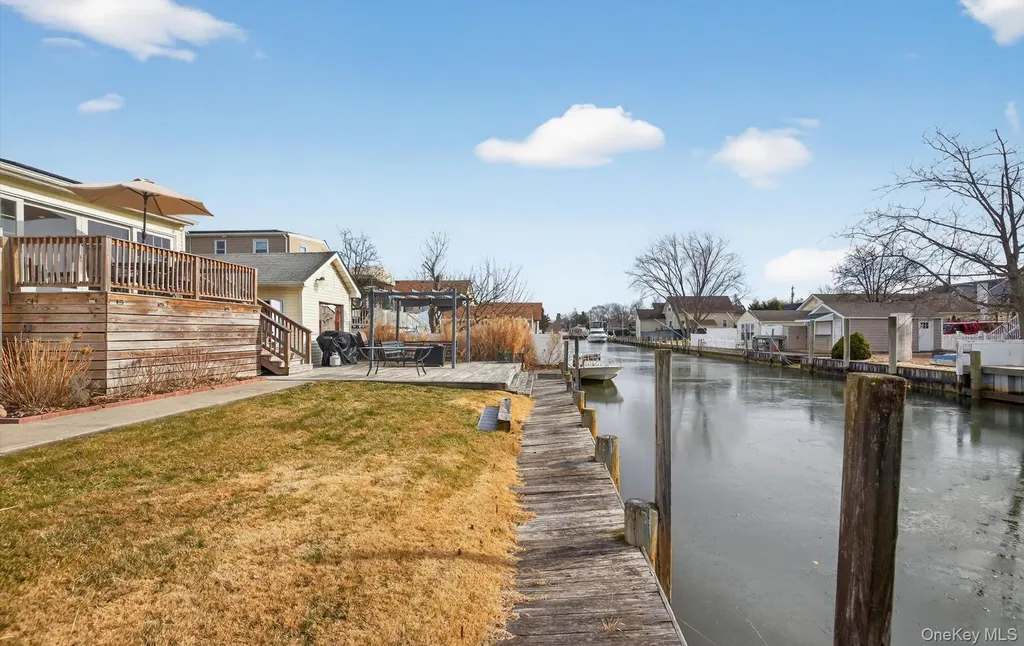 20 Albert Road Amity Harbor NY 11701