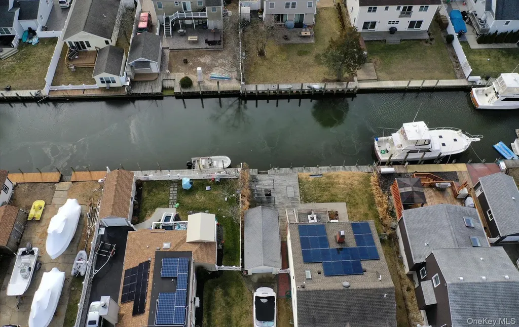 20 Albert Road Amity Harbor NY 11701