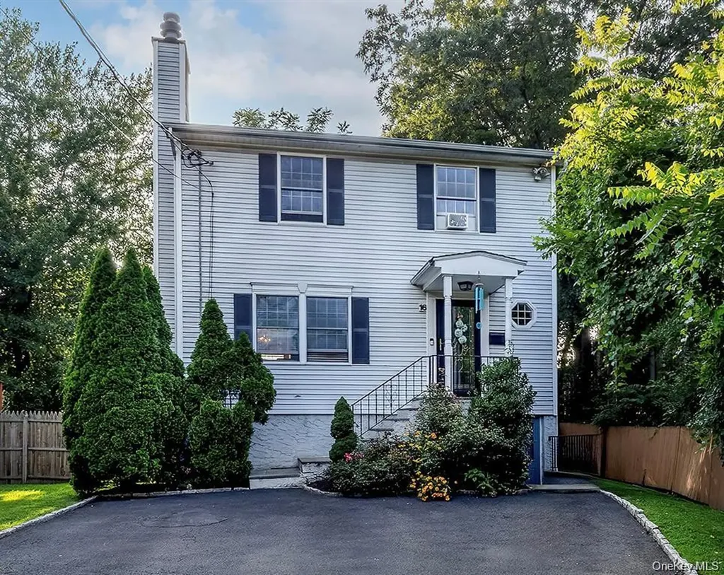 16 Stoneham Place White Plains NY 10607