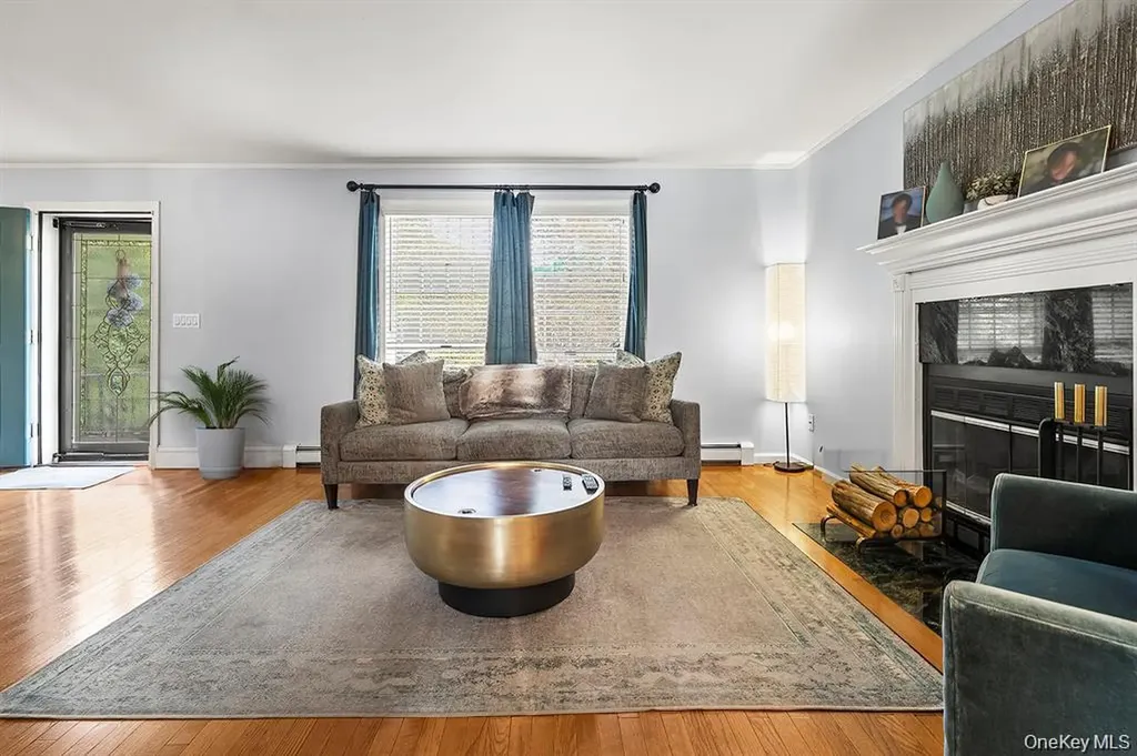 16 Stoneham Place White Plains NY 10607