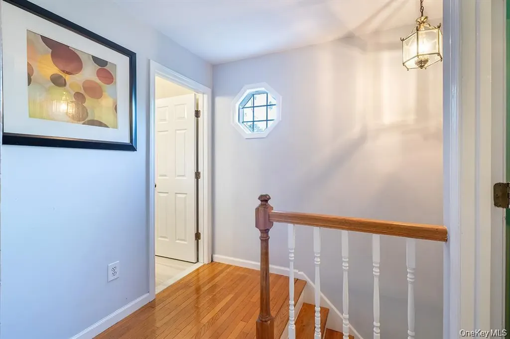 16 Stoneham Place White Plains NY 10607